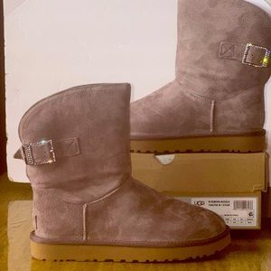 Beautiful UGG Swarovski Crystal Boots Taupe Sz 10